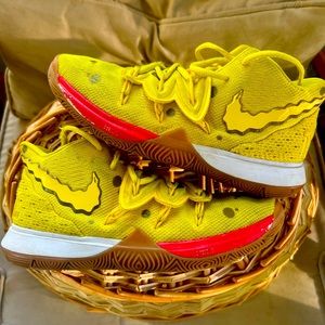 Nike Big Boys 5.5 Sponge Bob Kyrie Basketball shoes.